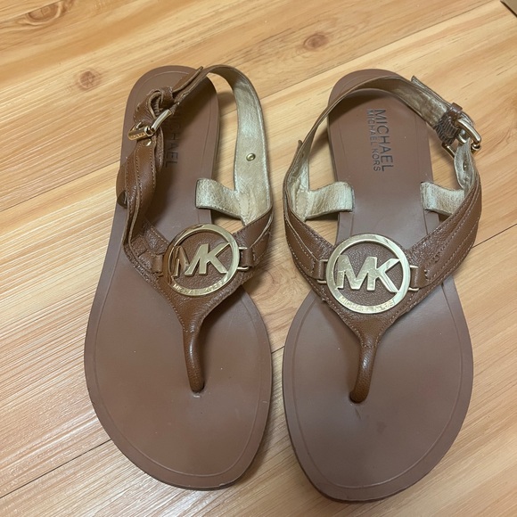 Michael Kors charm thong tobacco sandals size 7.5 - Picture 2 of 5